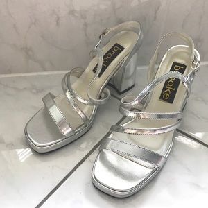 Vintage 90’s diagonal strap silver sandal heel